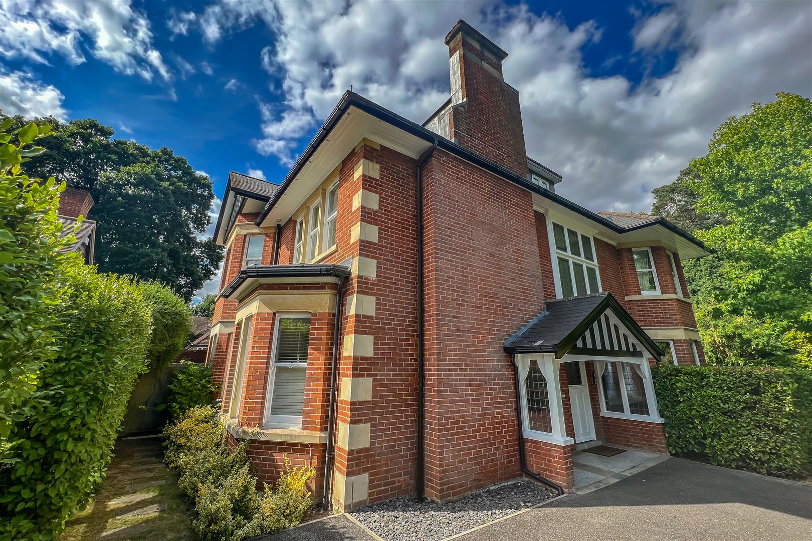 Property information Luxury & Prestige